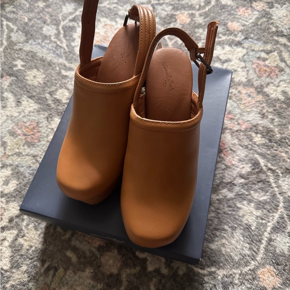 Universal Thread Watson Heels - Picture 7 of 7